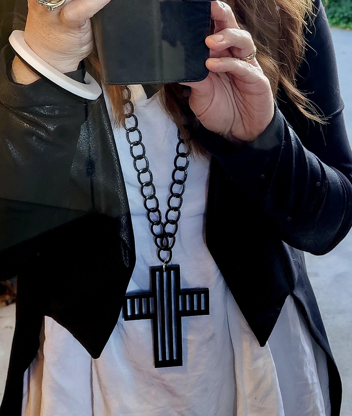 Chained 6mm Hollow Striped Cross