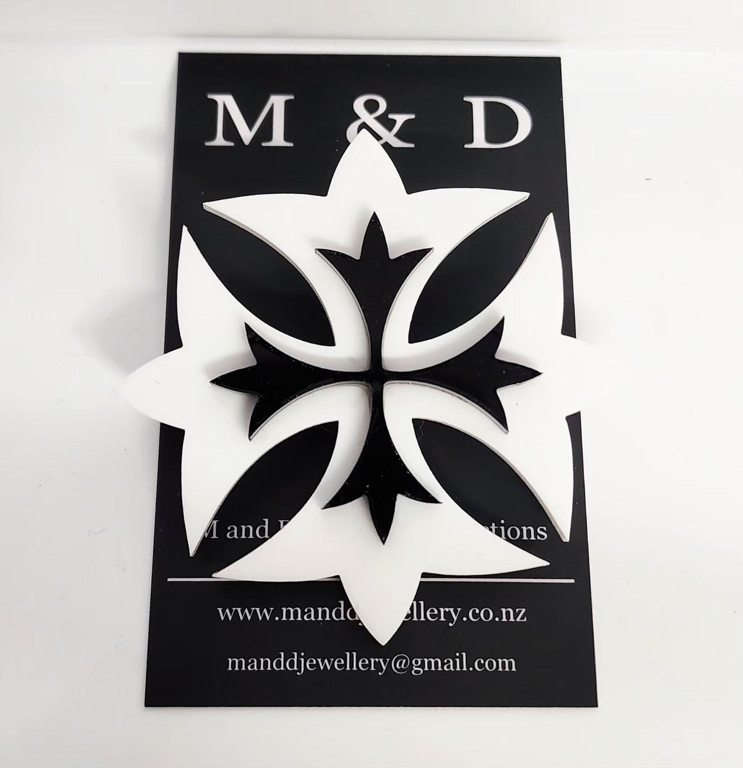 Brooch Botonee Heraldic Cross Medium