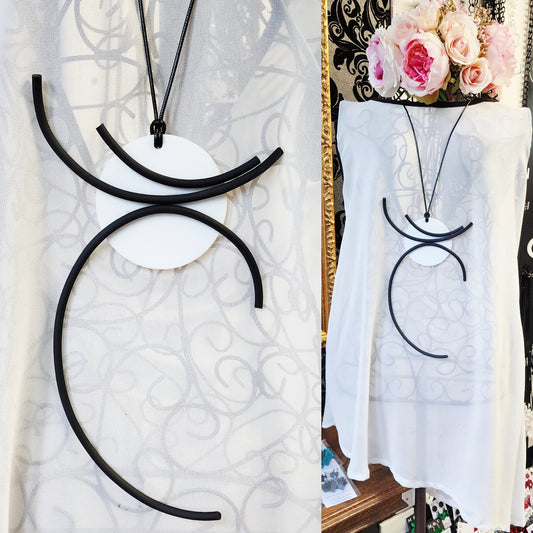 Disc with Rubber Statement Necklace White