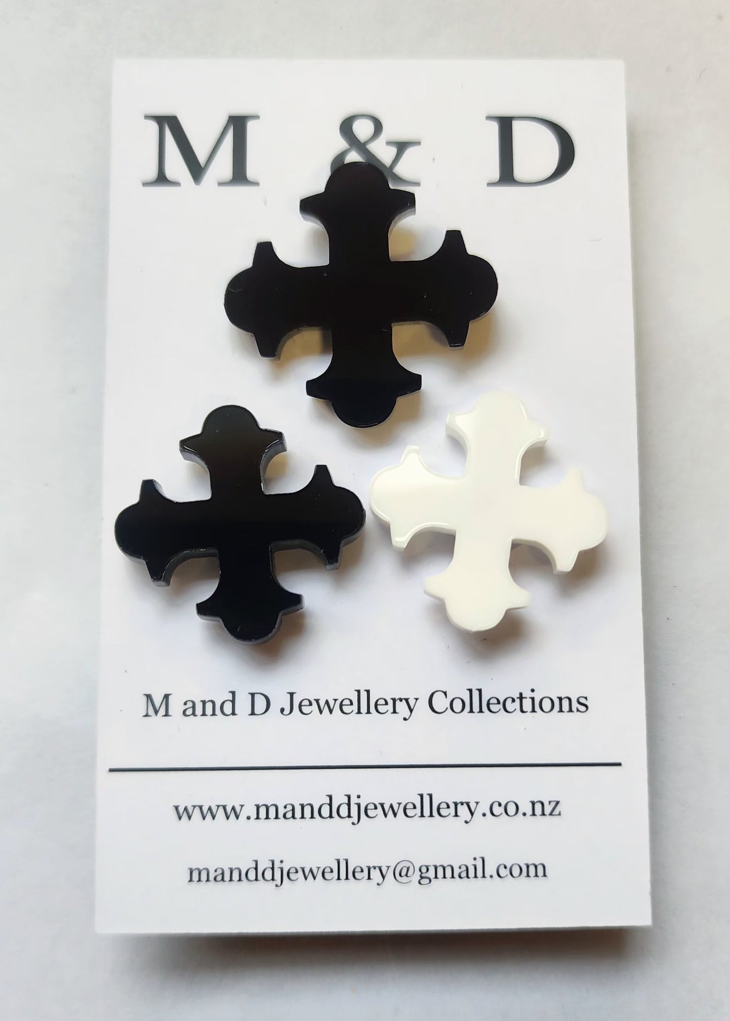 Pin Brooch Botonee Plus Set✨️