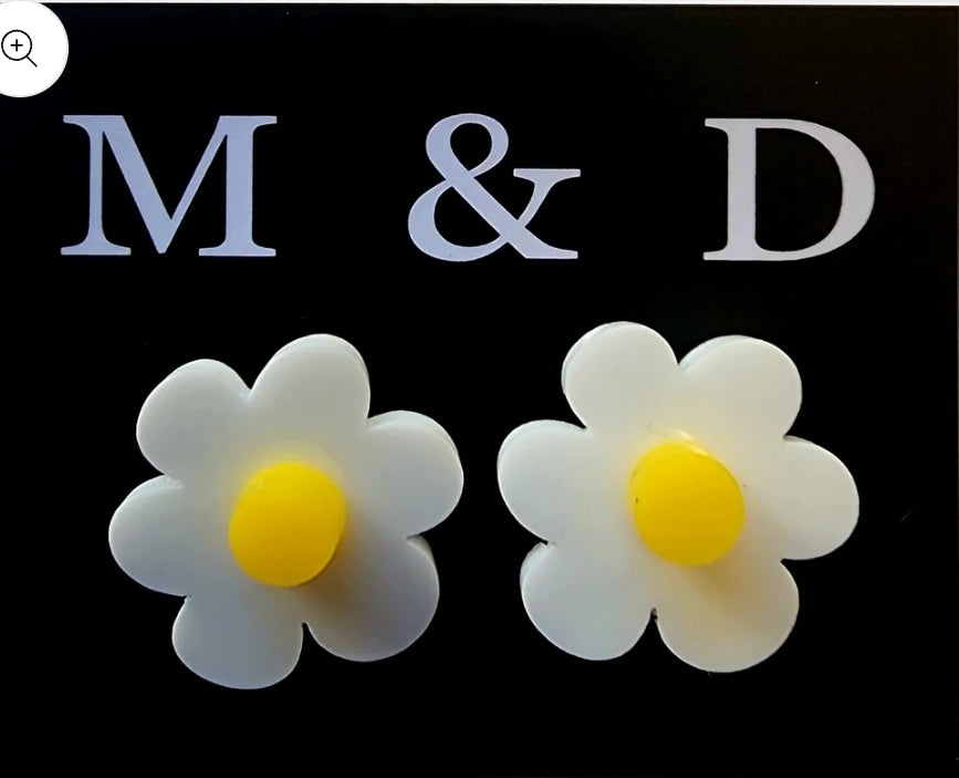 Flora Daffodil Stud Earrings