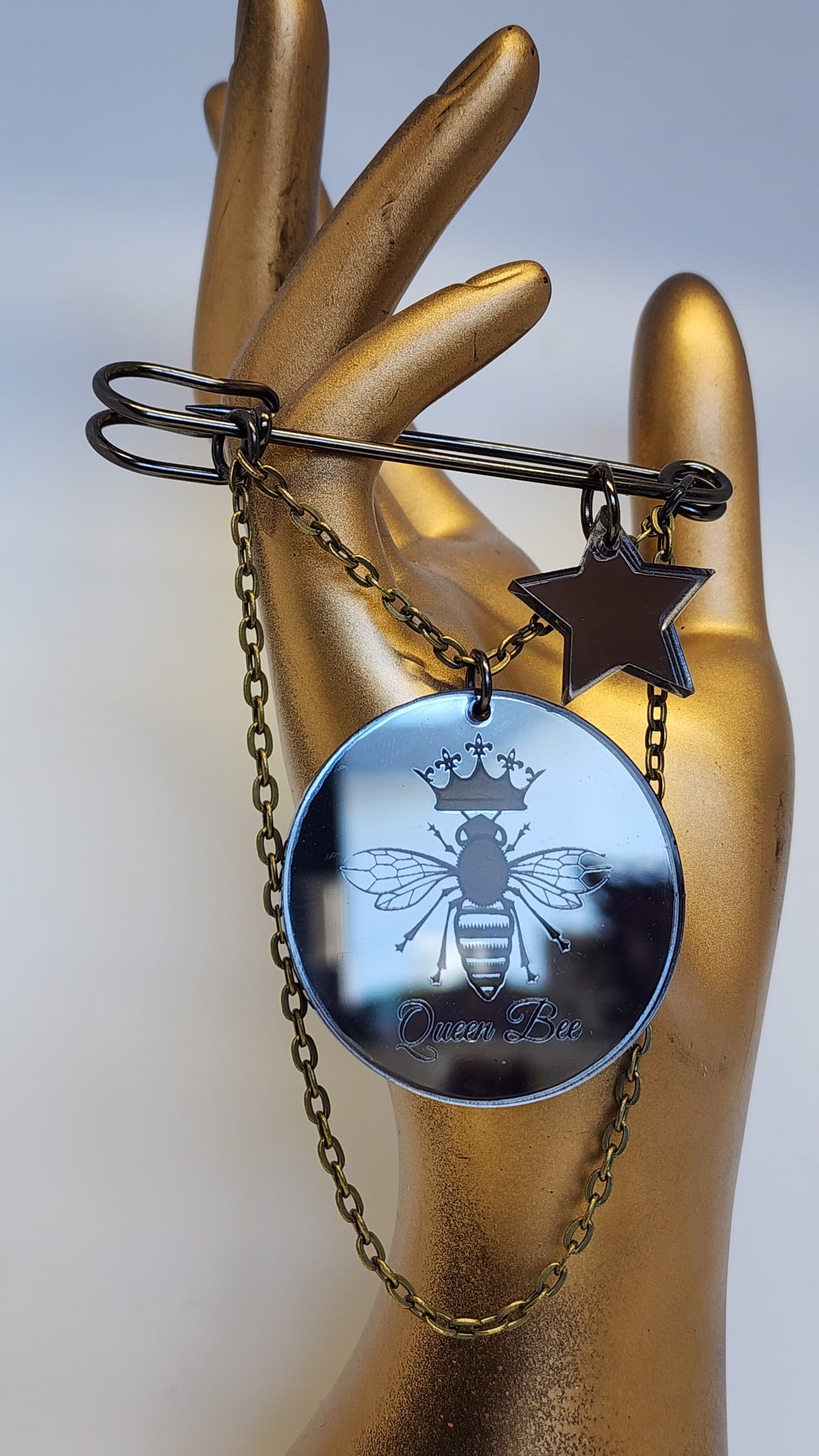 Kilt Pin Queen Bee Engraved Mirror Brooch with chain and star charm detail