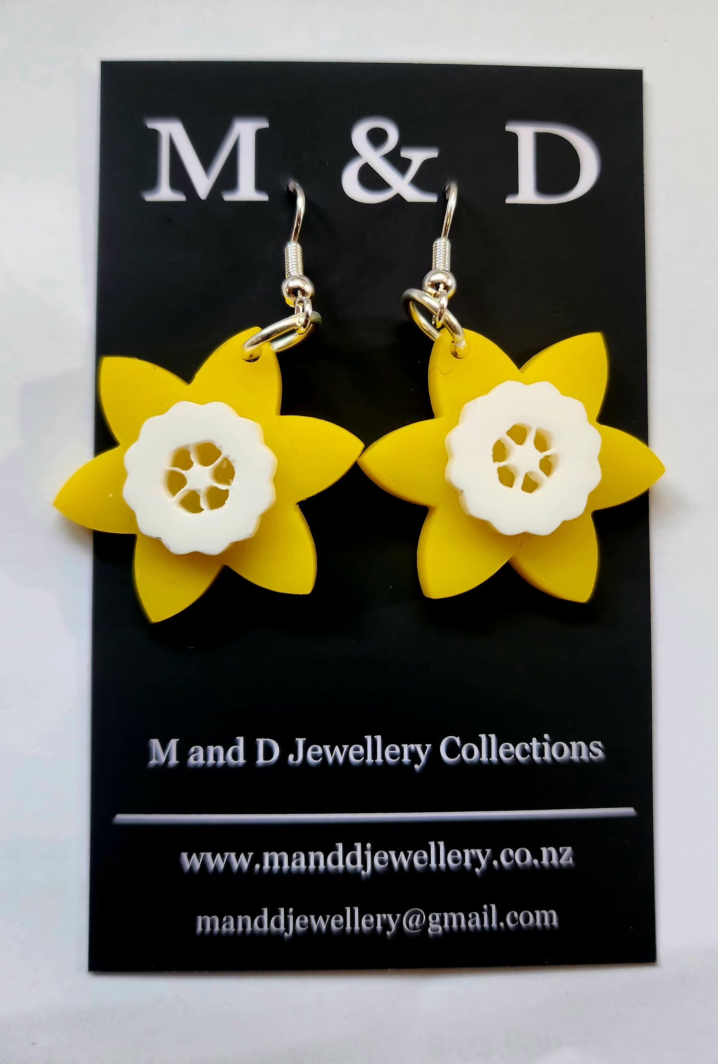 Pointy Daffodil little Dangles Earrings