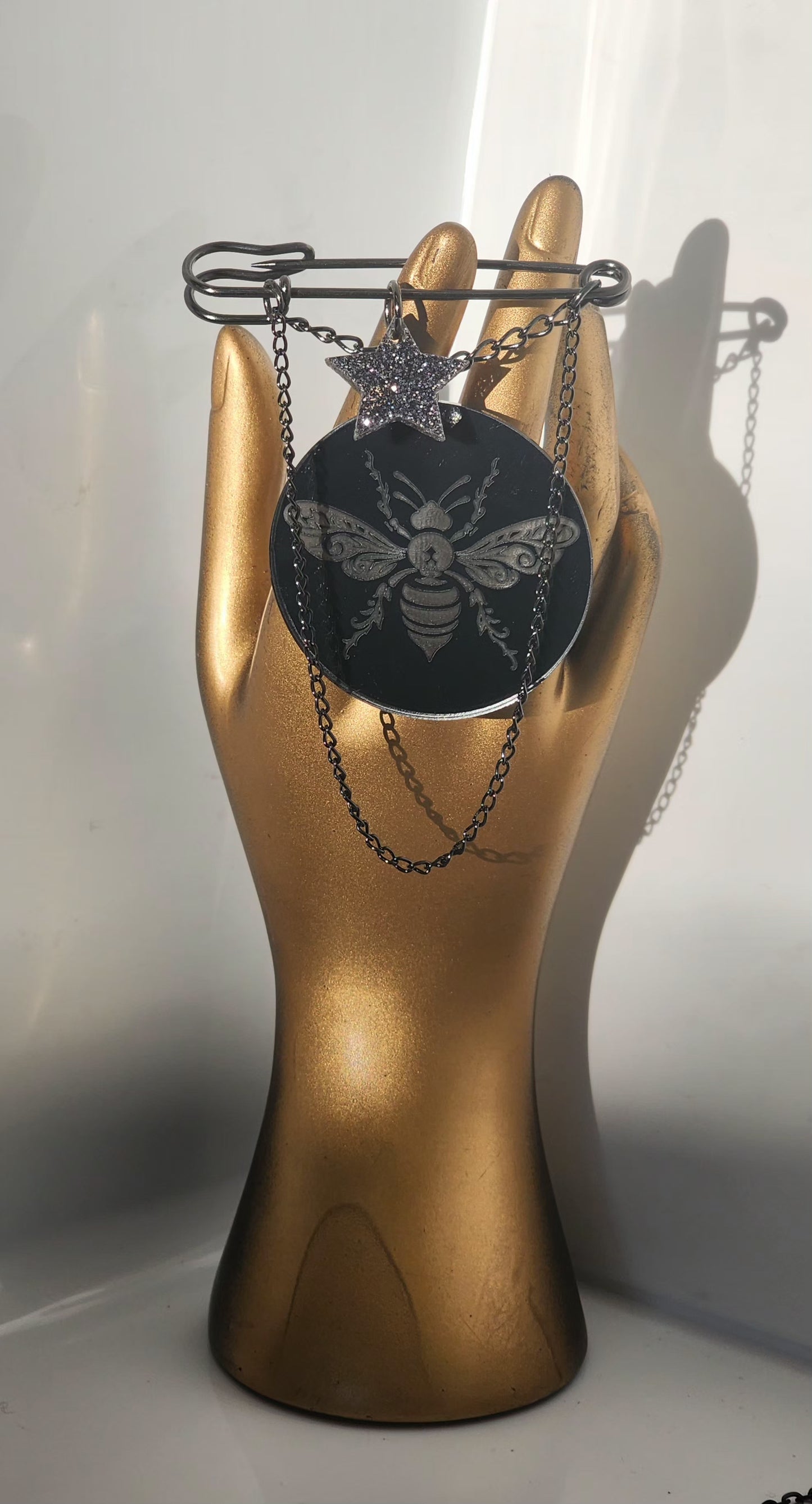 Kilt Pin Bee Engraved Mirror Brooch with Black Glitter Star and chain detail