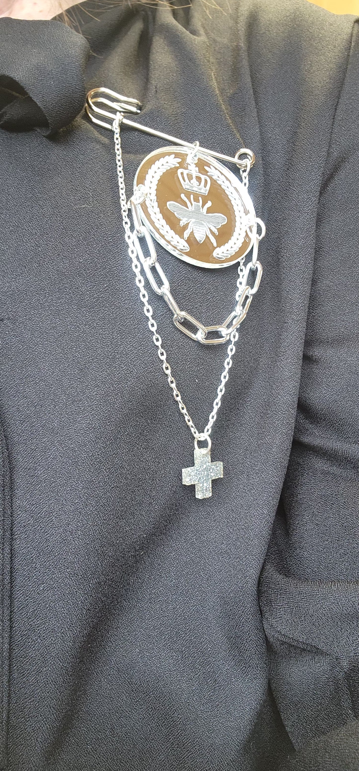 Kilt Pin Queen Bee Engraved Mirror Brooch with chain and charm detail