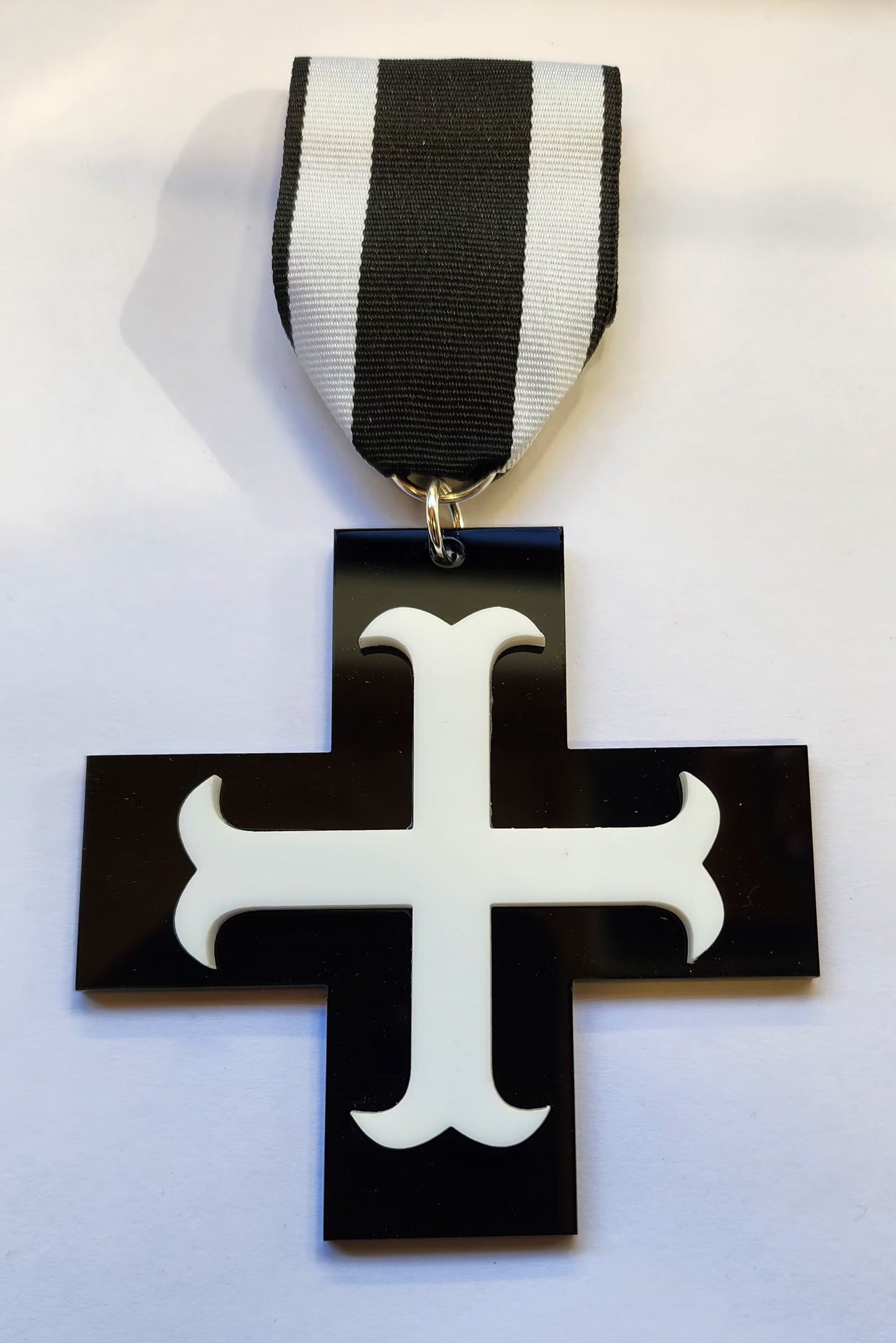 Ribbon Brooch Black Plus with White Bar