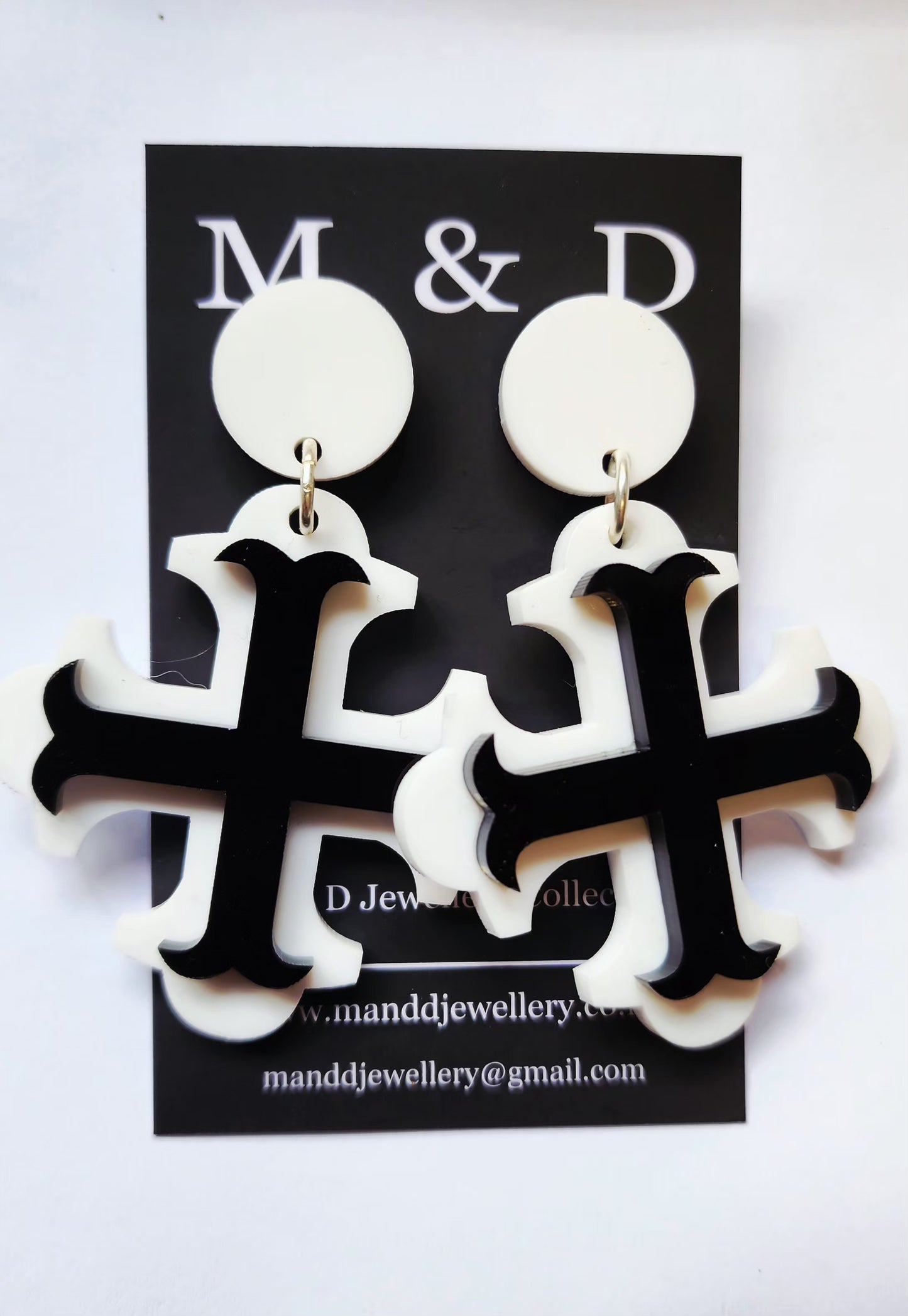 Botonee Cross with Bar Stud Dangles