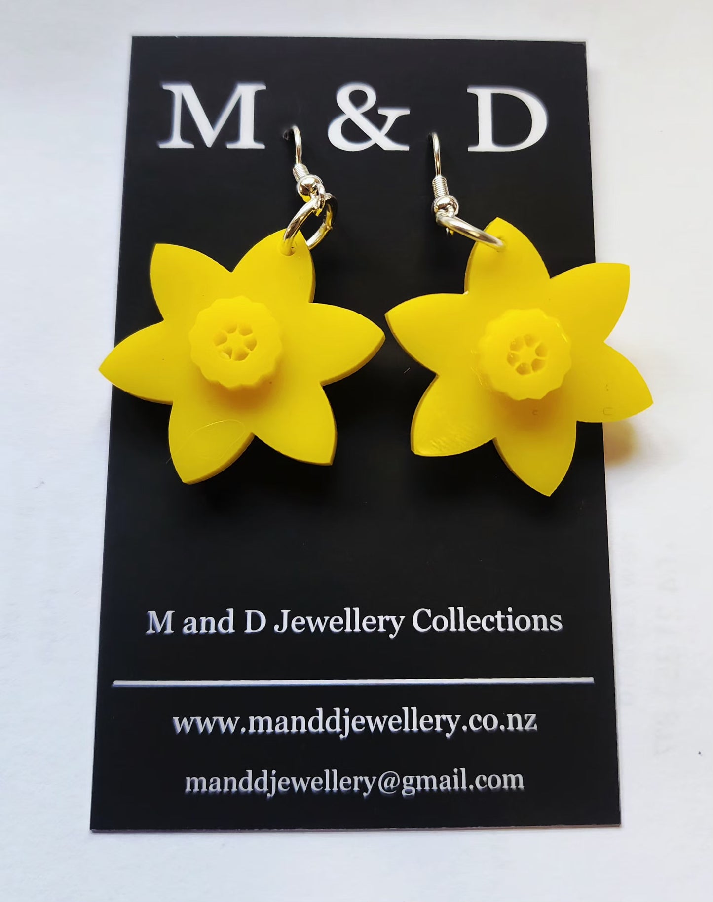 Pointy Daffodil little Dangles Earrings