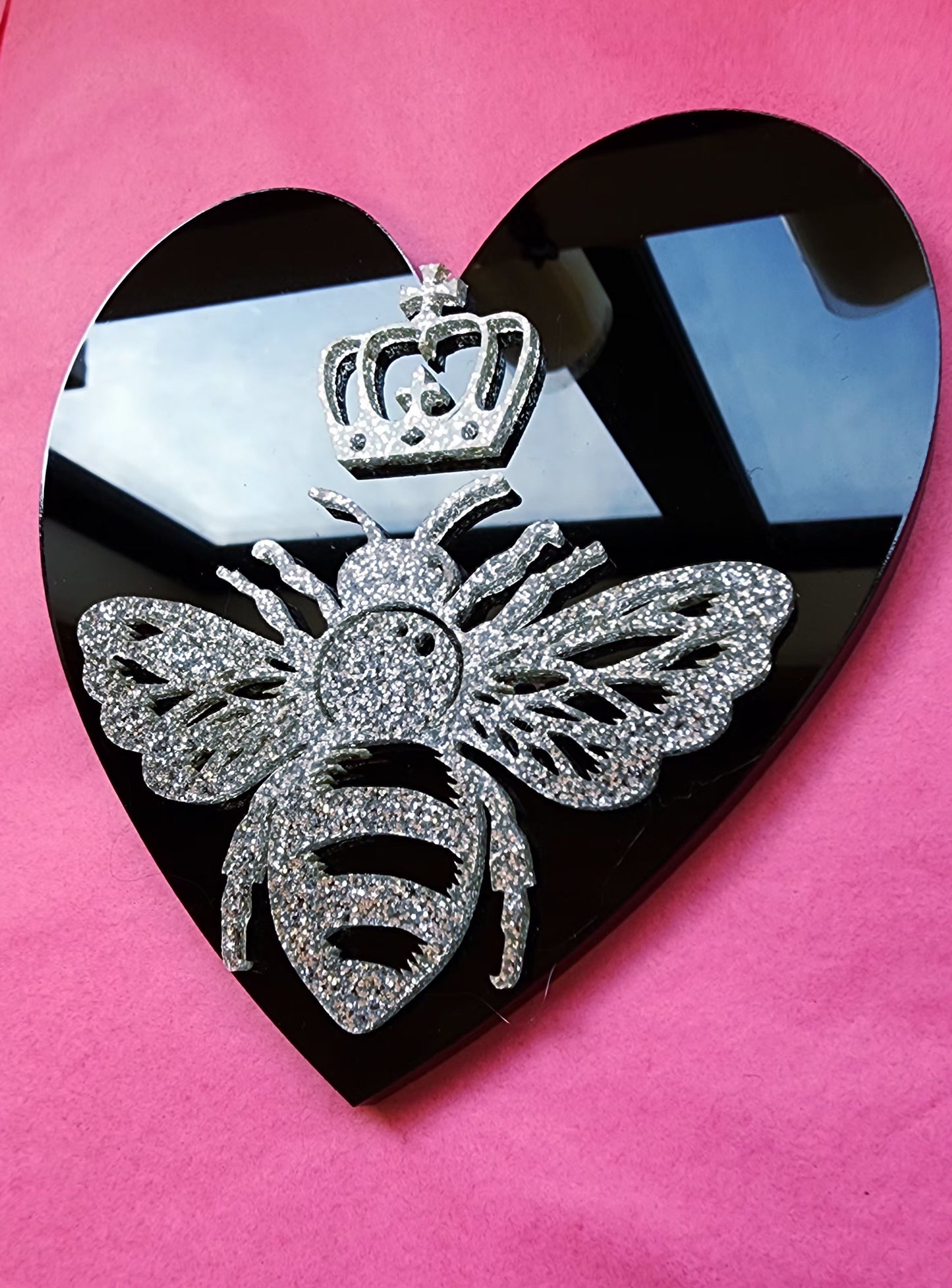 Wall Heart Queen Bee