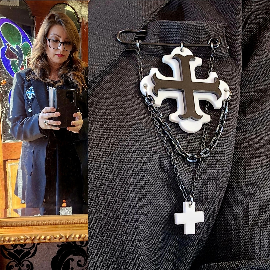Kilt Pin Botonee Cross Brooch with Bar Layer and chain detail