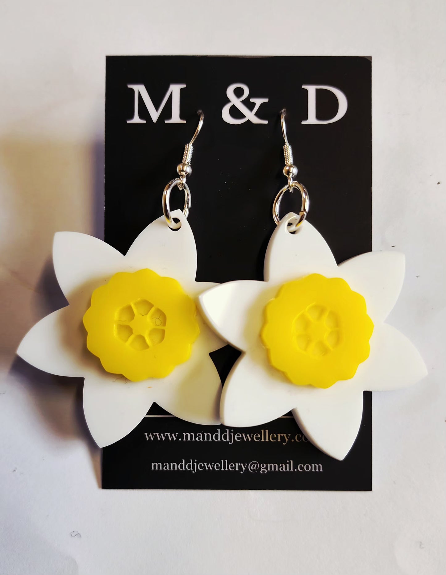 Pointy Daffodil Dangles Earrings