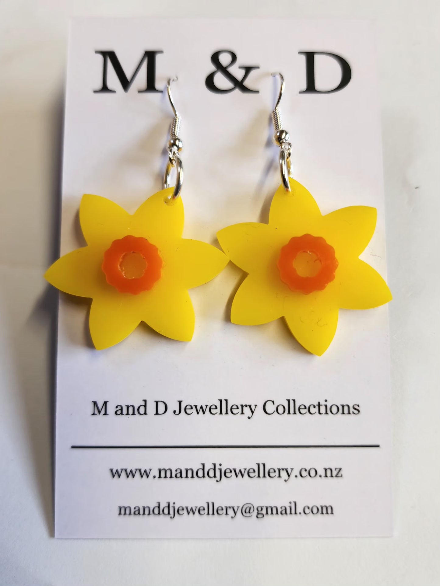 Pointy Daffodil little Dangles Earrings