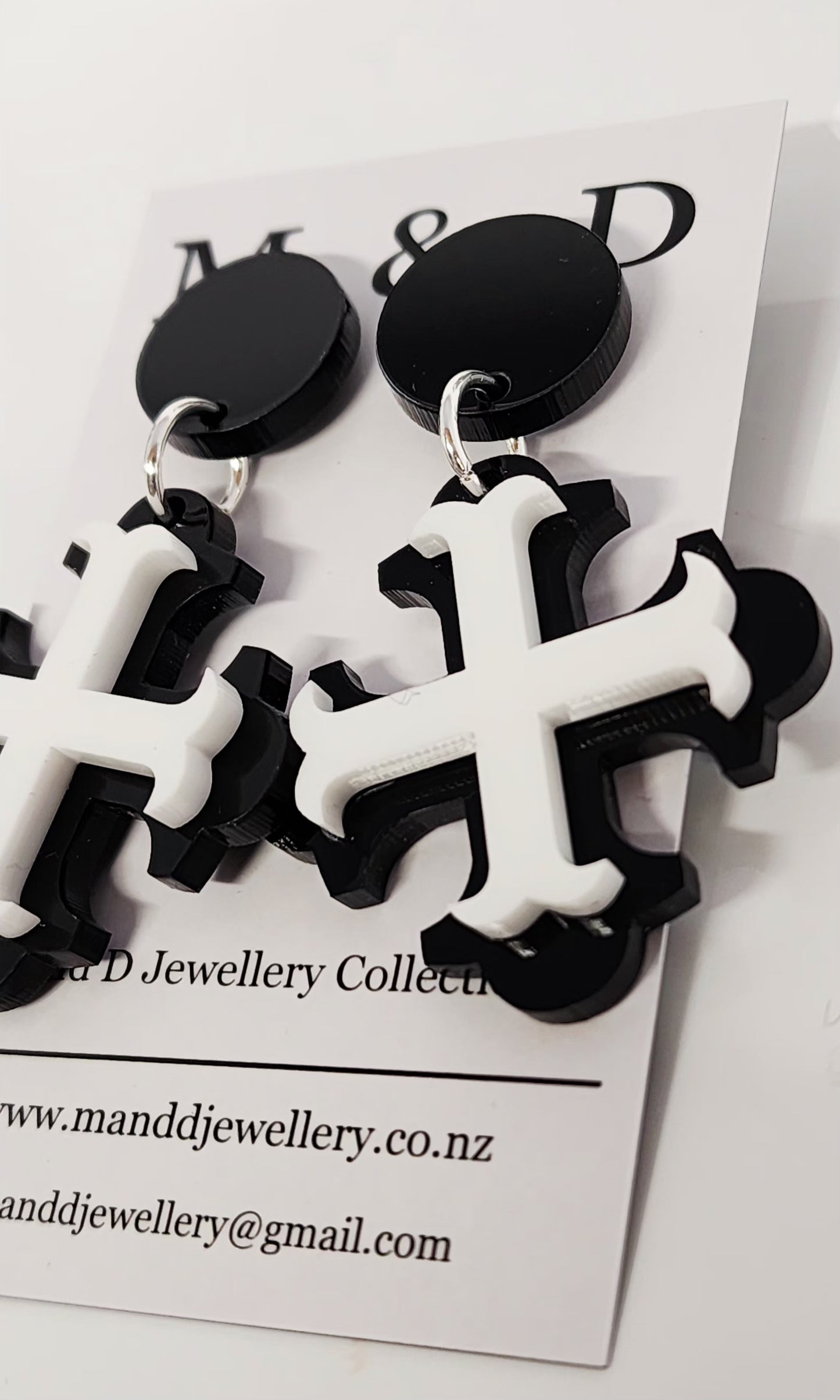 Botonee Cross with Bar Stud Dangles Medium.