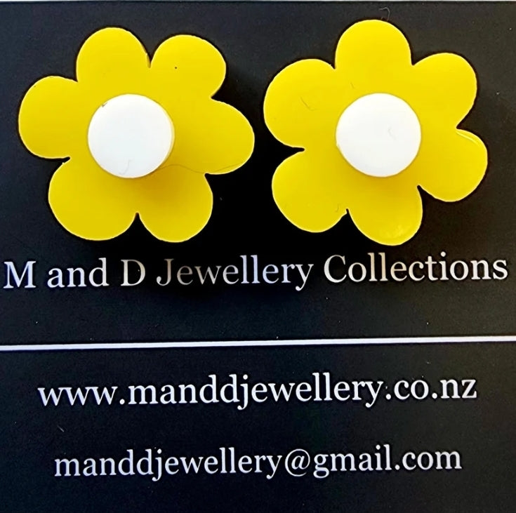 Flora Daffodil Stud Earrings