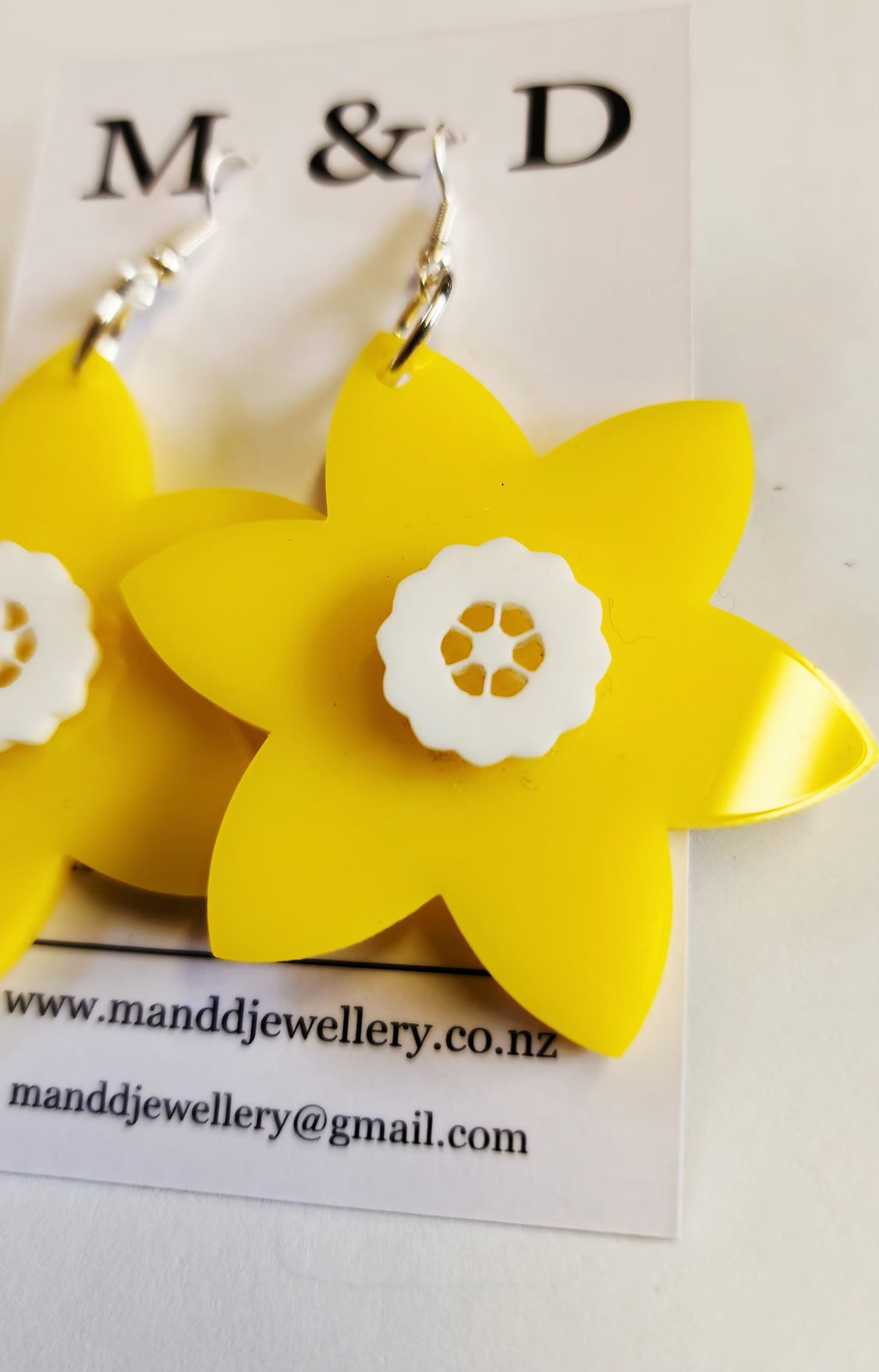 Pointy Daffodil Dangles Earrings