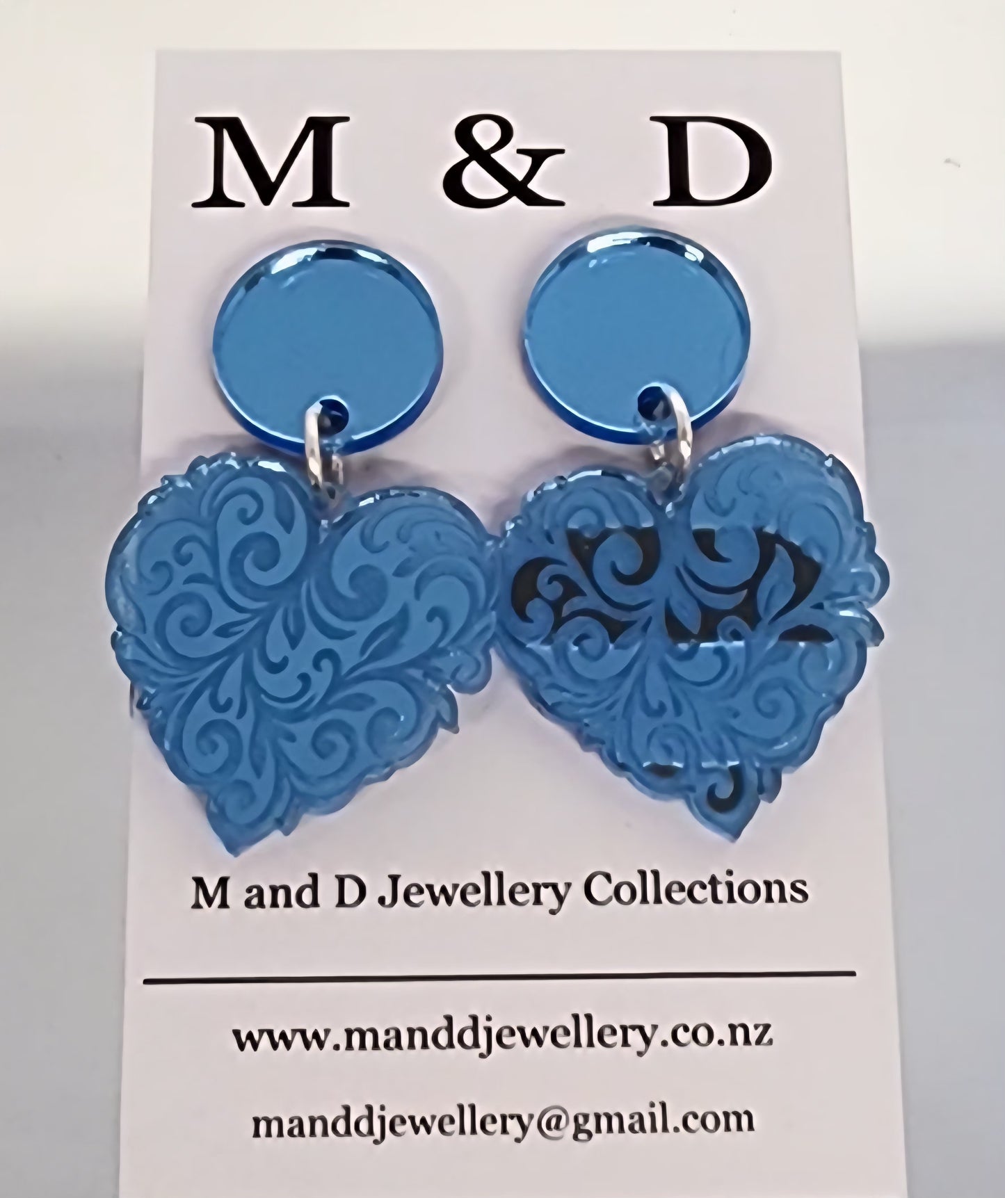 Heart Engraved Mirror Filigree Little Stud Dangle Earrings