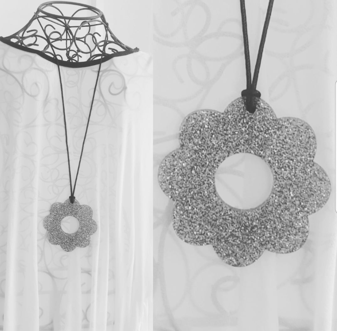 Glitter Flower Power Necklace