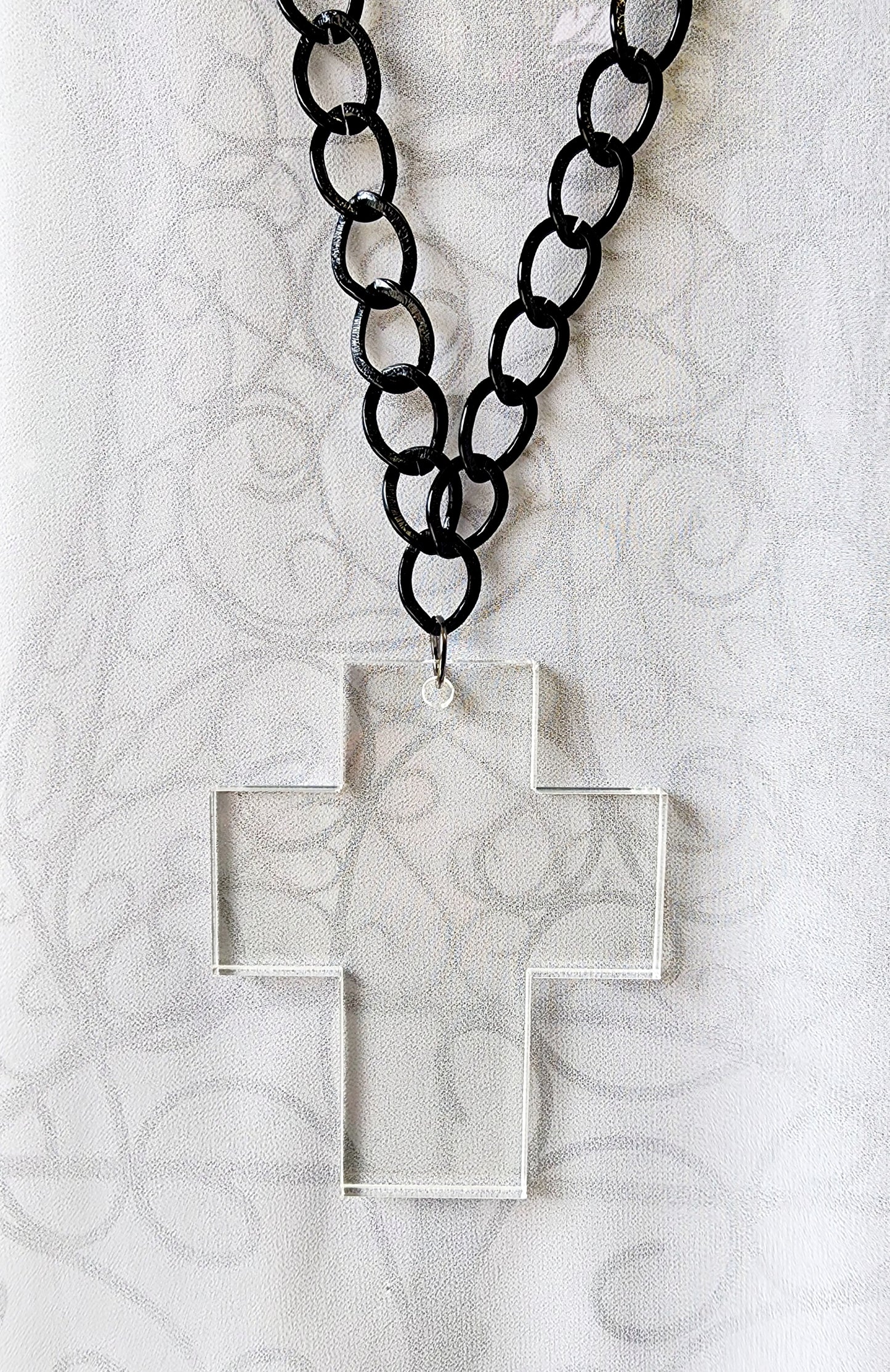 Chained Short Cross 6mm Thick Necklace