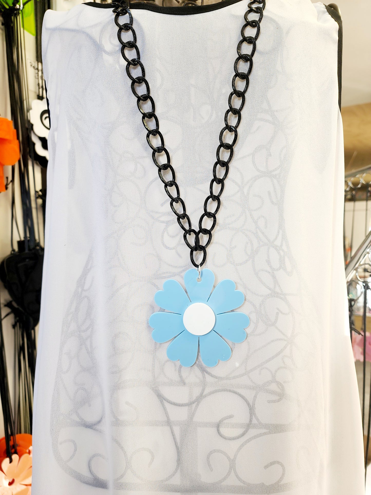 Chained Daisy Necklace