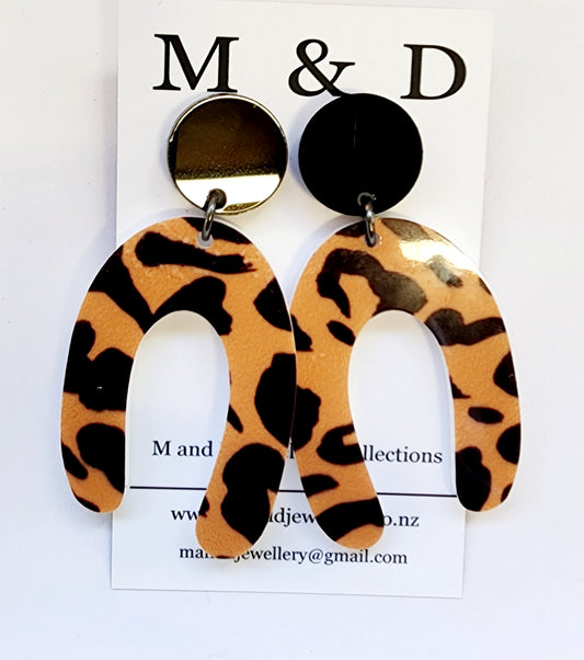 Patterned Ginger Leopard Arch Stud Dangle Earrings