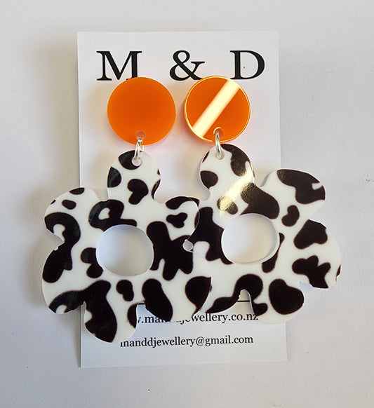 Patterned White Leopard Jelly Flower Stud Dangle Earrings