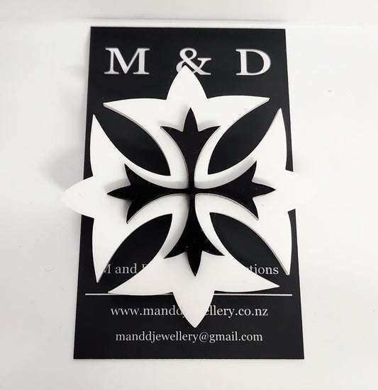 Brooch Botonee Heraldic Cross Medium