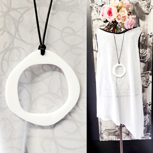 Wonky Circle Statement Necklace 6mm Thickness