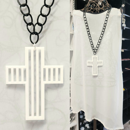 Chained 6mm Hollow Striped Cross
