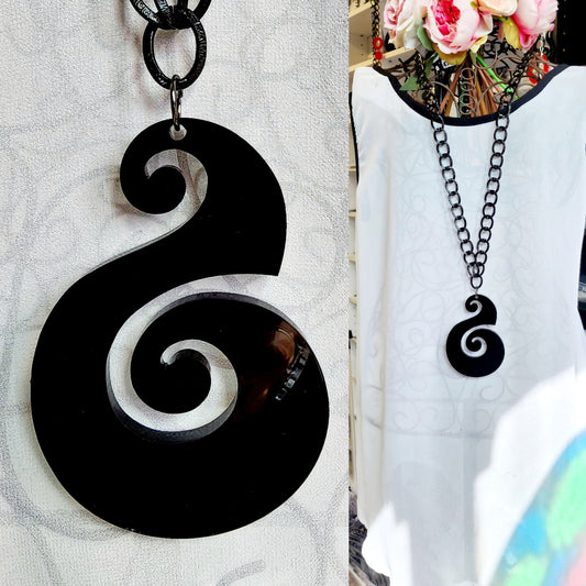 Koru Hook Chained Necklace 6mm Thickness