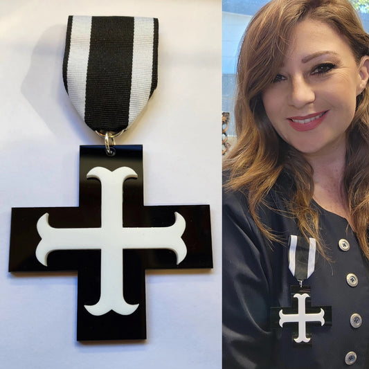 Ribbon Brooch Black Plus with White Bar