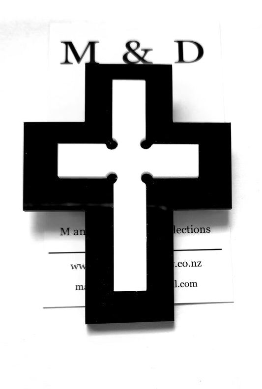 Brooch Thick Cross with Layer