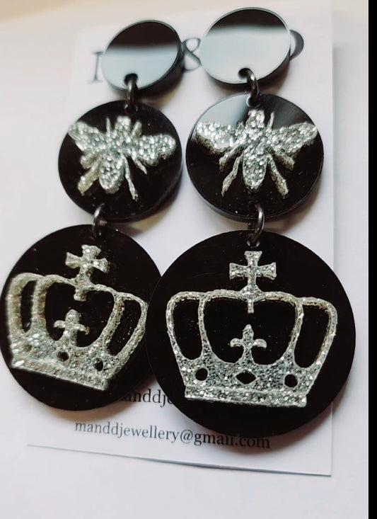 Queen Bee on Disc Trail Stud Dangles Earrings