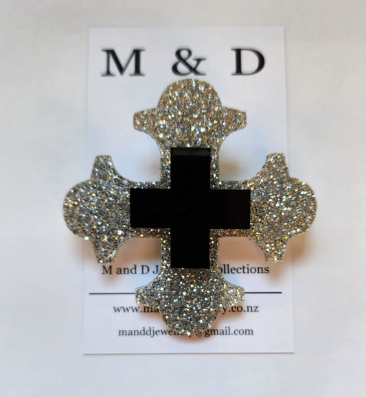 Brooch Silver Glitter Botonee Cross with plus layer.