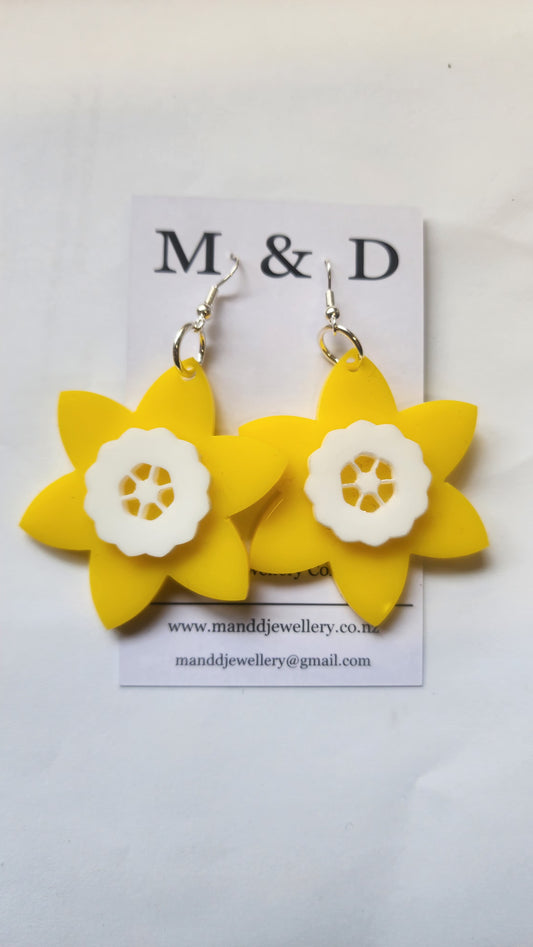 Pointy Daffodil Dangles Earrings