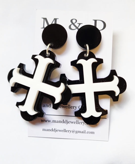 Botonee Cross with Bar Stud Dangles