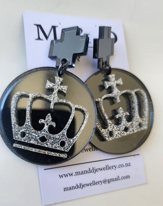Crown on Disc Stud Dangles Earrings
