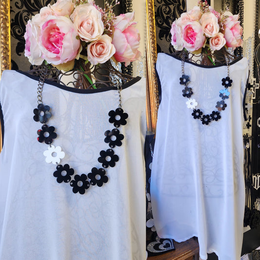 Chained Flora Necklace with Highlight