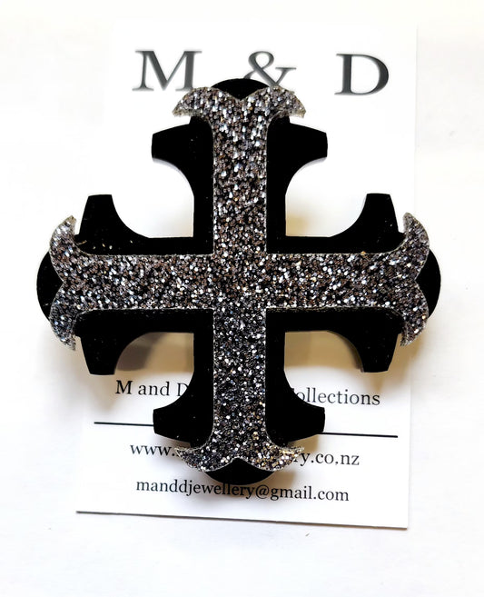 Brooch Bar Cross on Botonee