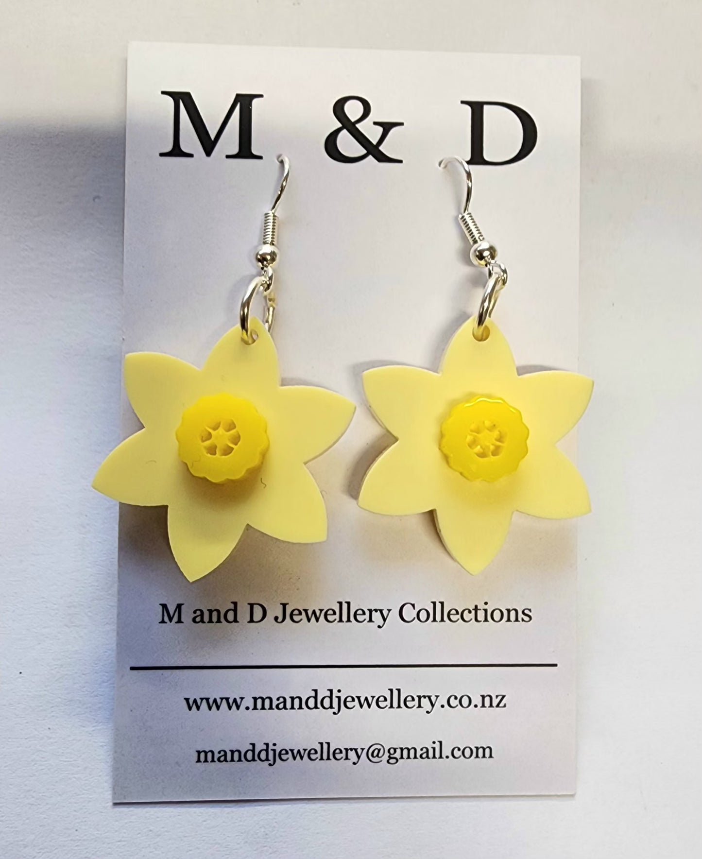Pointy Daffodil little Dangles Earrings