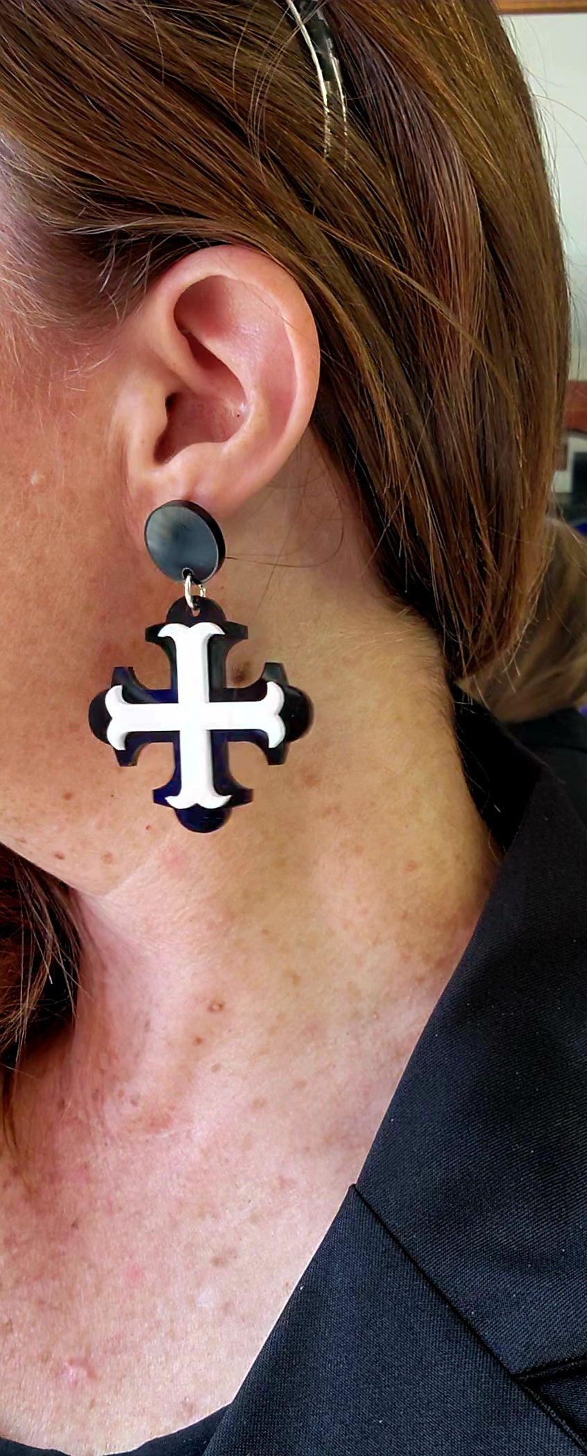 Botonee Cross with Bar Stud Dangles
