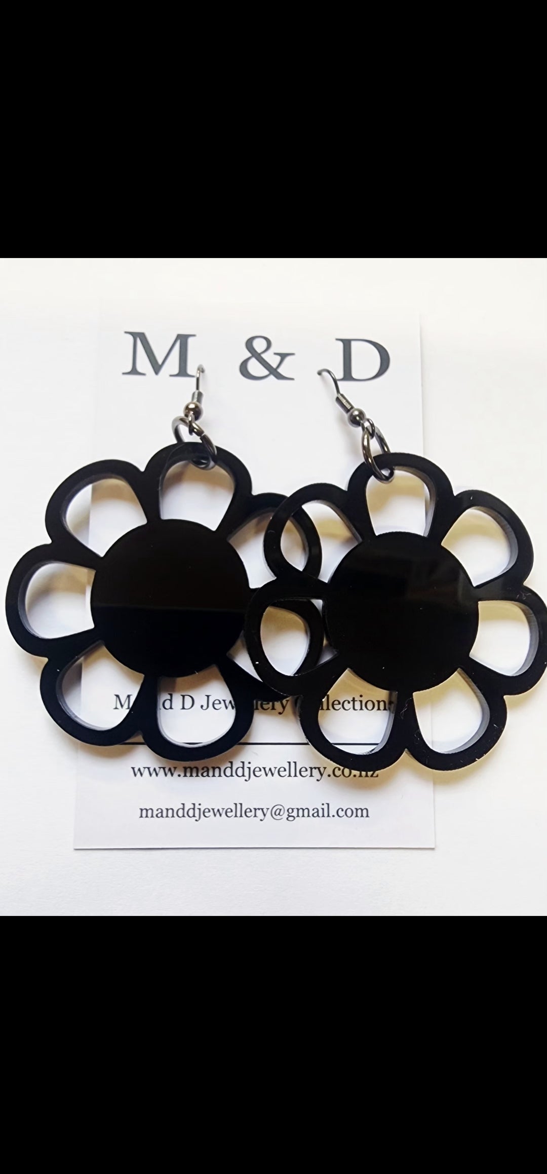 Daisy Loop Earrings Dangles