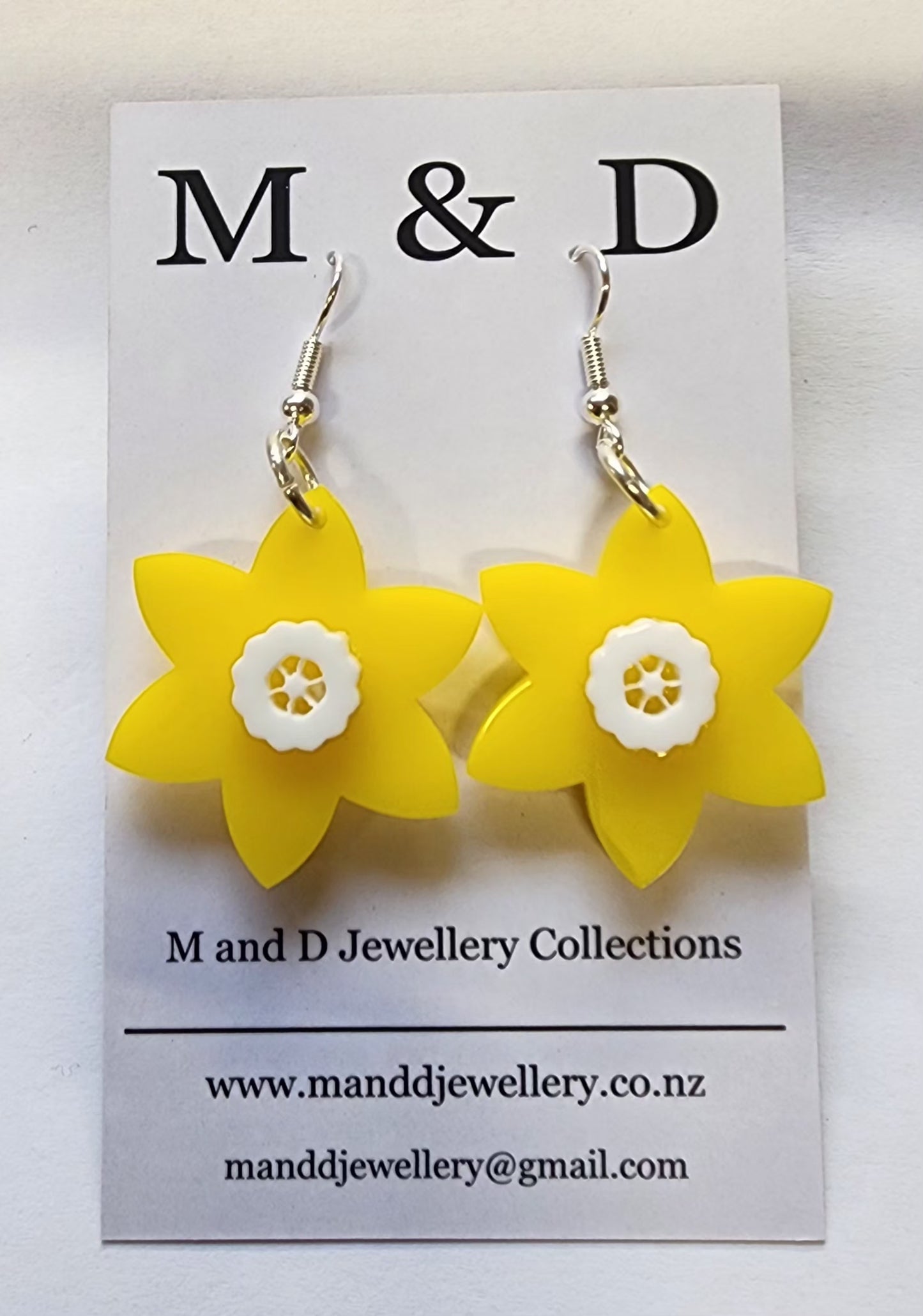 Pointy Daffodil little Dangles Earrings