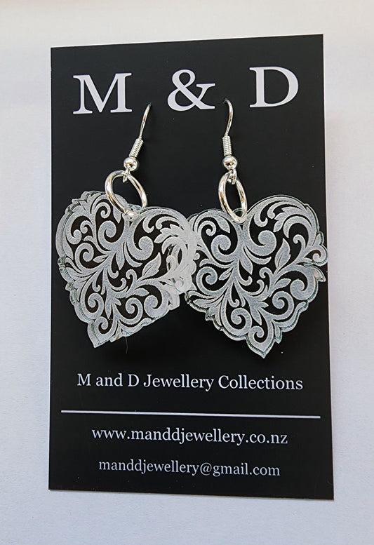 Heart Engraved Filigree Little Dangle Earrings