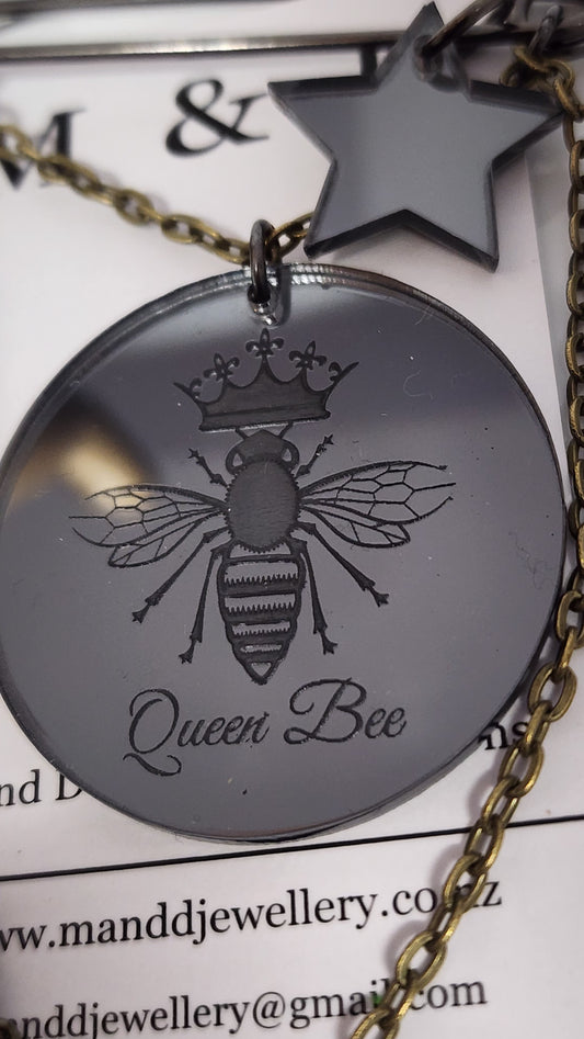 Kilt Pin Queen Bee Engraved Mirror Brooch with chain and star charm detail