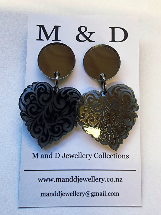 Heart Engraved Mirror Filigree Little Stud Dangle Earrings