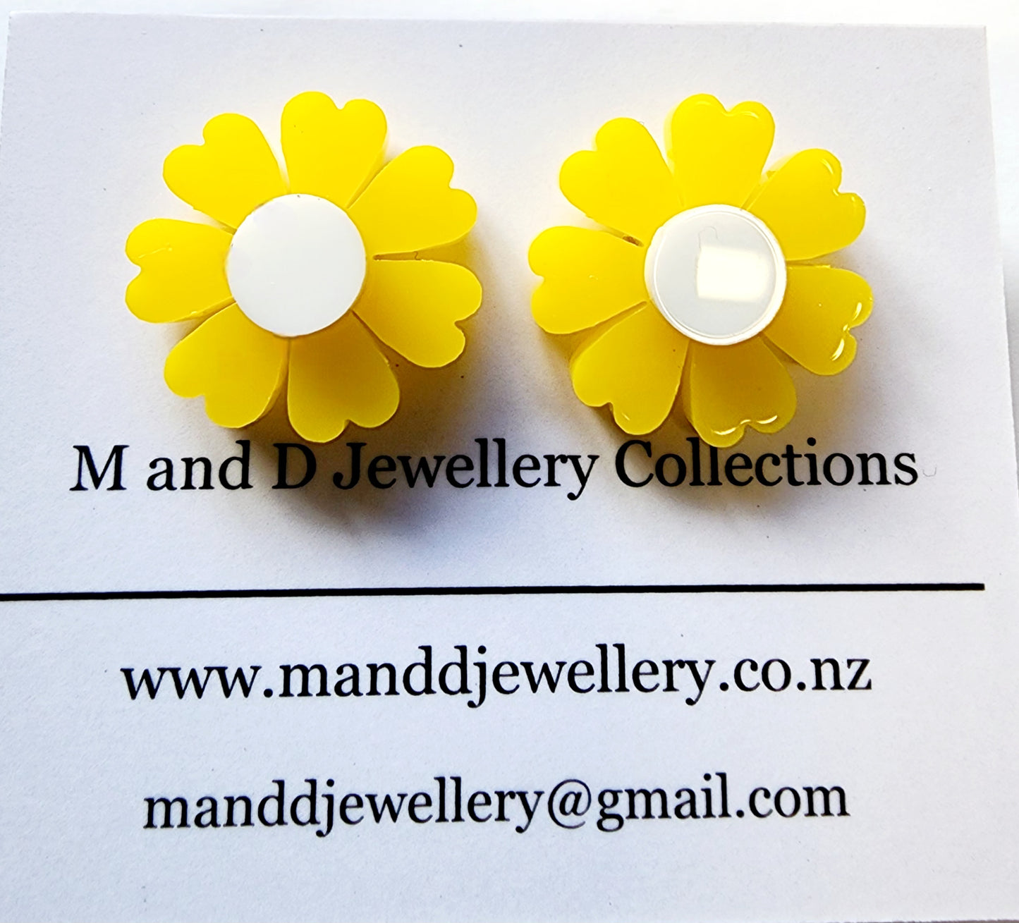 Daisy Studs