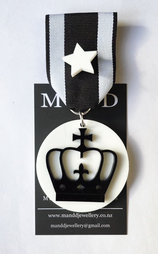 Ribbon Brooch Black Crown Layered on White Disc with detachable Star Pin