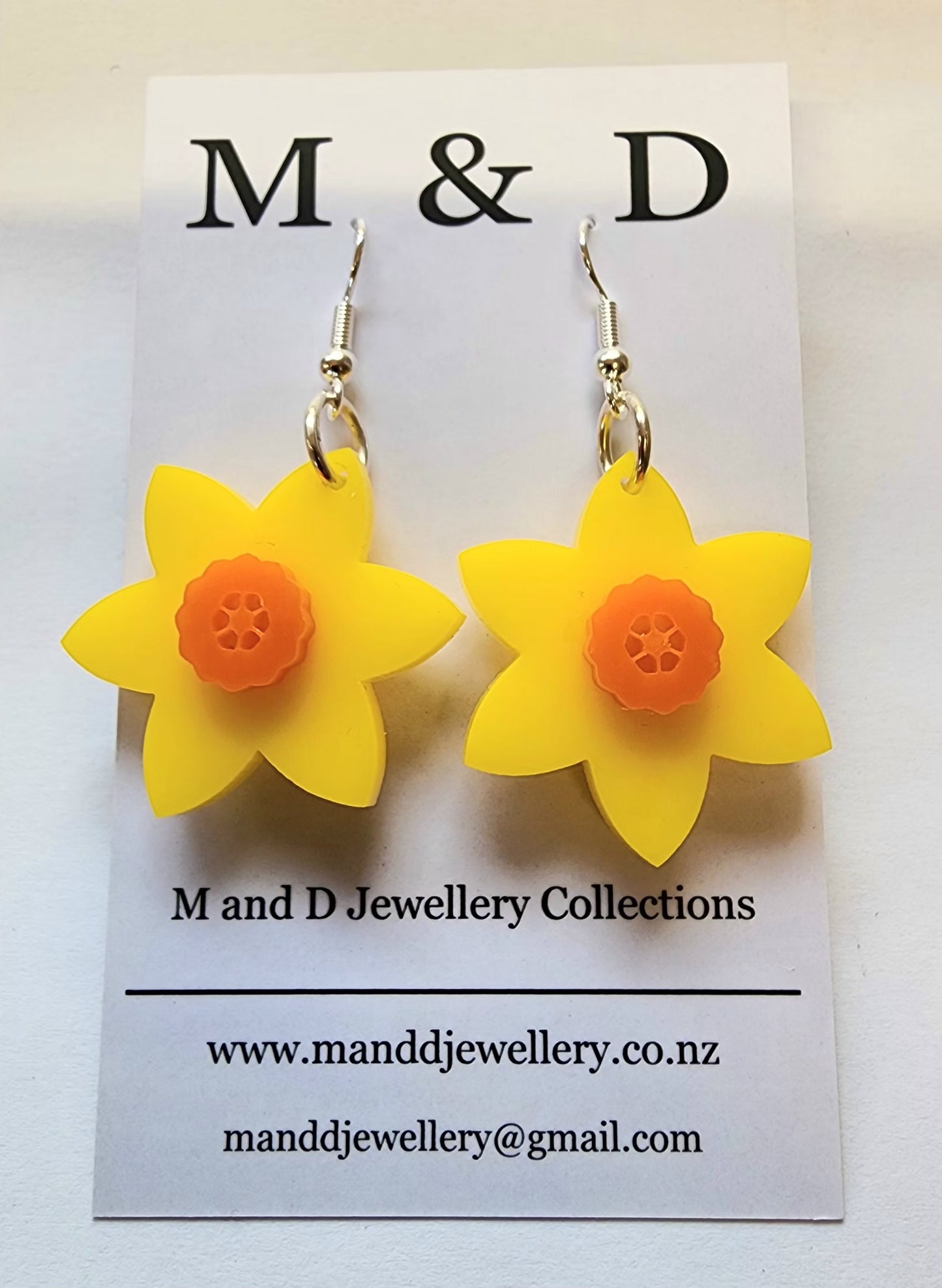 Pointy Daffodil little Dangles Earrings