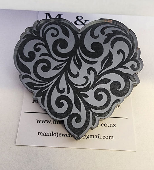 Heart Engraved Mirror Filigree Brooch