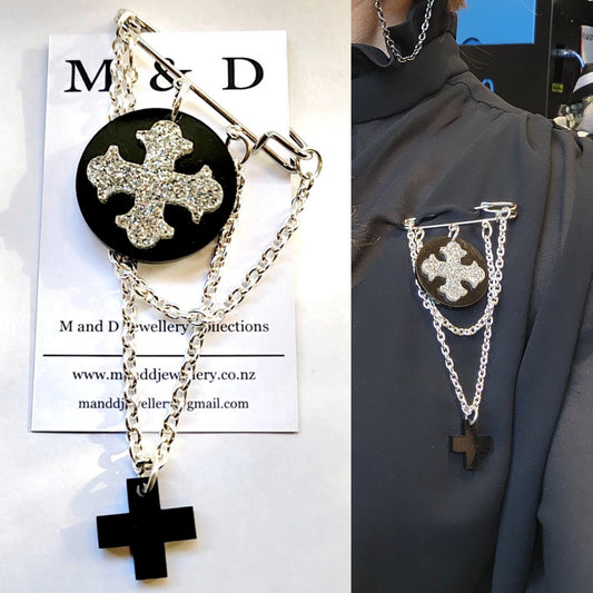 Kilt Pin Brooch with Plus Layer and chain detail